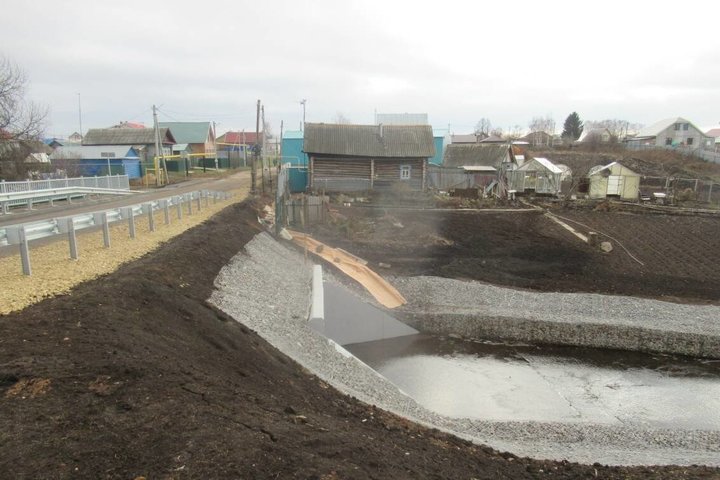 В Нижнекамском районе завершили реконструкцию моста через реку Кашаеву