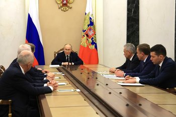 Владимир Путин на следующей неделе примет участие в военных учениях