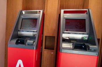 Шадаев: с 1 сентября банки внедрят систему «доверенных лиц» для защиты переводов