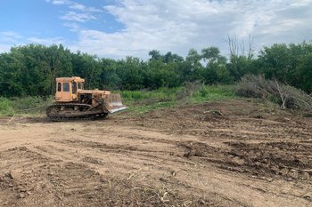 Экологи выявили незаконную засыпку русла реки в Сабинском районе