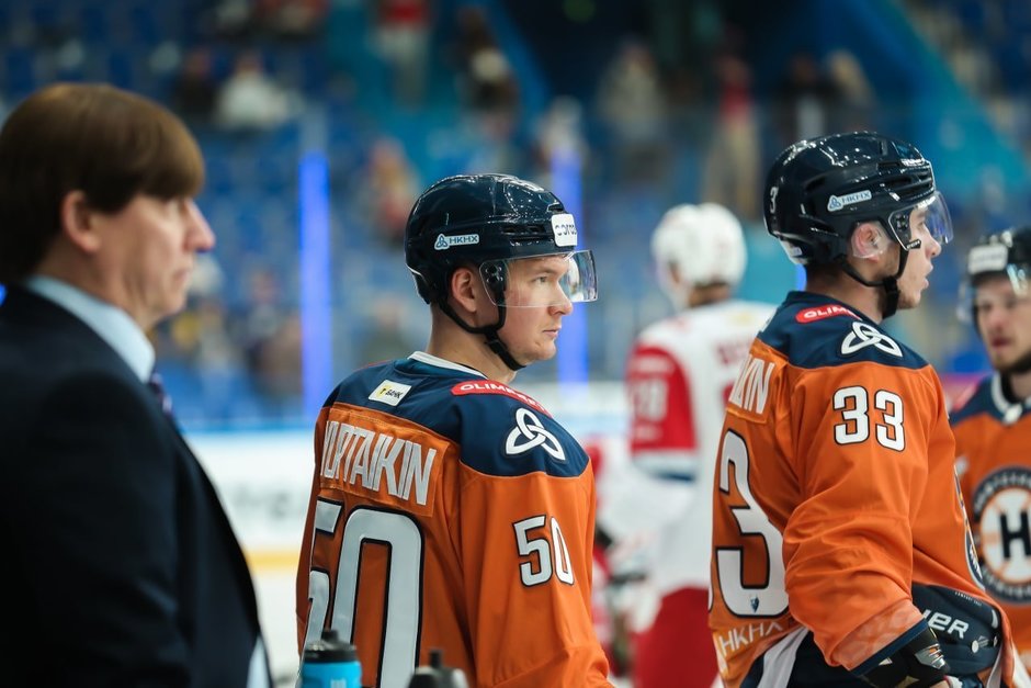 Юртайкин из «Нефтехимика» признан лучшим нападающим недели в КХЛ