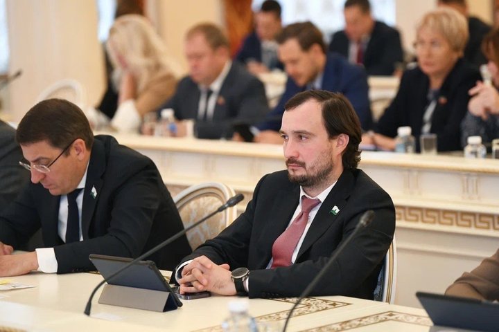 Депутат Казгордумы Булат Ахметгараев переписал свой бизнес