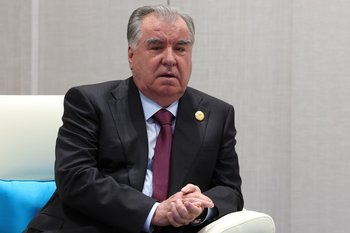 Лидер Таджикистана Рахмон осудил атаку украинских БПЛА на резиденцию Путина