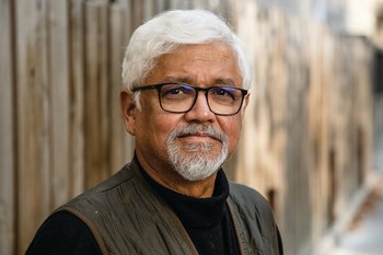 Новый роман Амитава Гоша о связи поколений и памяти выйдет в 2026 году