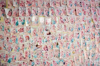 В России рождаемость снизилась до 1,376 ребенка на женщину по итогам 11 месяцев 2025 года