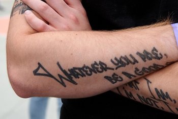 Госдума займется регулированием безопасности татуировок