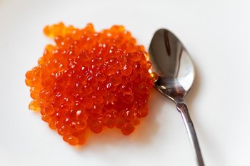 Депутат предупредил о росте мошенничества с икрой в предновогодний период