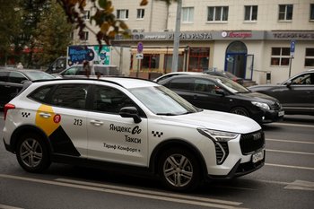 Новый закон позволит самозанятым таксистам работать без привязки к прописке