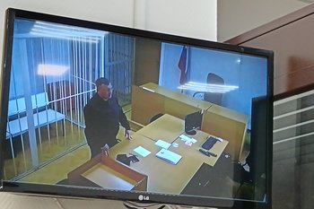 Миллионы по дружбе: в Казани по делу об антикоррупционном иске к Изааку допросили крестного отца из Новосибирска