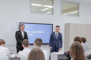 Депутат Госдумы от Татарстана Илья Вольфсон провел открытый урок в гимназии №107