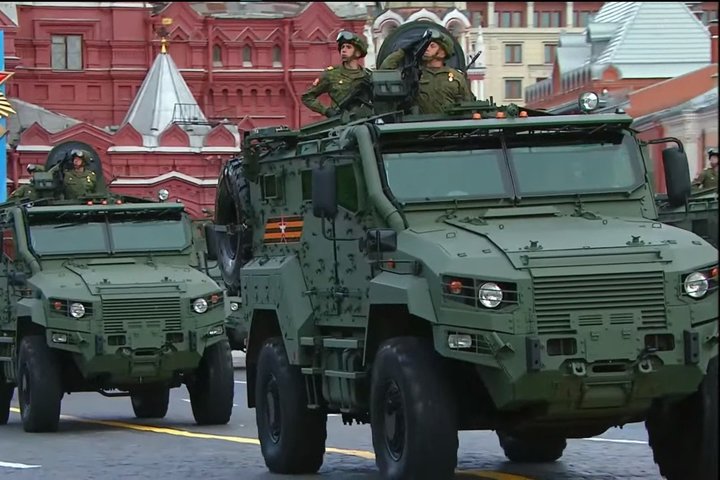 На Параде Победы впервые представили бронеавтомобили КАМАЗ