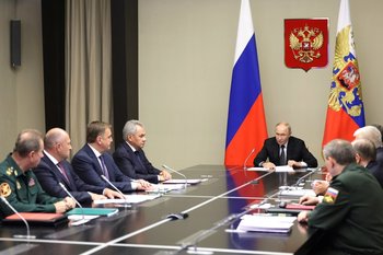 «О чем с ними вообще можно говорить?»: Путин провел совещание по ситуации в приграничных с Украиной регионах