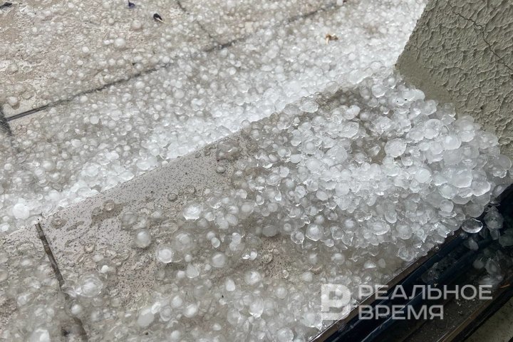 В Казани прошел сильный дождь с градом — фото, видео