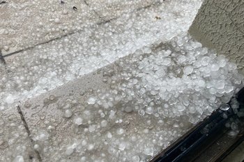 В Казани прошел сильный дождь с градом — фото, видео