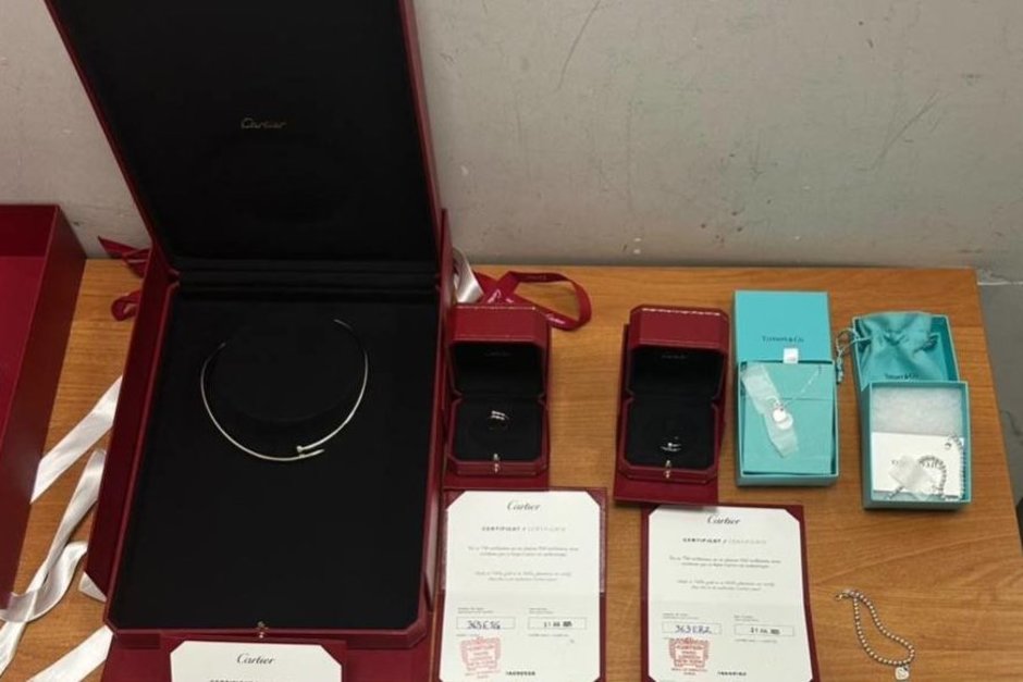 Женщина завезла в Татарстан Cartier на 1,6 млн рублей — ее обвинили в контрабанде