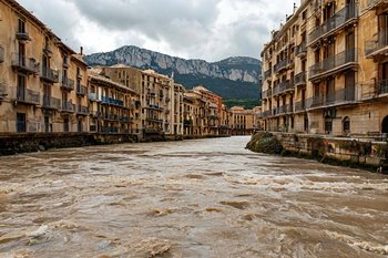 Число жертв сильных наводнений в Испании достигло 205 человек