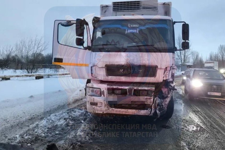 В Челнах произошло смертельное столкновение «Лады» и КАМАЗа