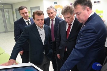 Мурашко оценил работу новой детской поликлиники в Казани