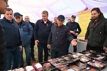 Рустама Минниханова ознакомили с ходом полевых работ в Рыбно-Слободском районе Татарстана