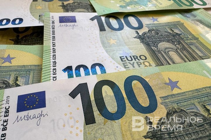 Bloomberg: евро становится альтернативой доллару США