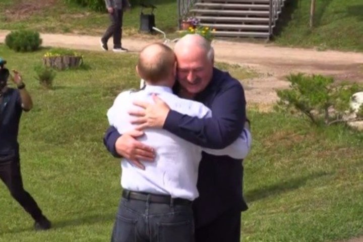 Путин и Лукашенко неформально встретились на Валааме