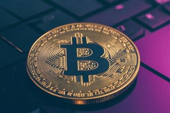 Биткоин взлетел до исторического максимума, превысив отметку в $112 000