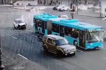 В ДТП с автобусом в центре Санкт-Петербурга пострадали 25 человек