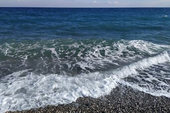 БПЛА ночью атаковали 19 регионов и акваторию Азовского моря