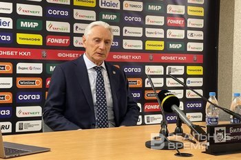 Билялетдинов посетил раздевалку «Ак Барса» и оценил игру команды