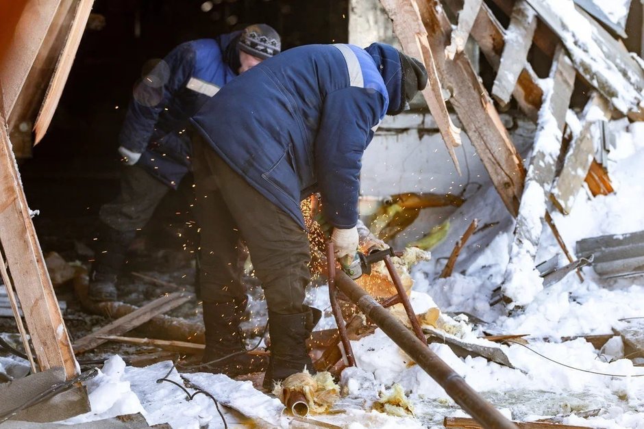 В доме на Беломорской, 71а восстановили отопление после обрушения крыши