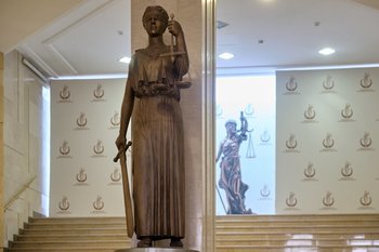 Мосгорсуд оставил блогера Лерчек под домашним арестом