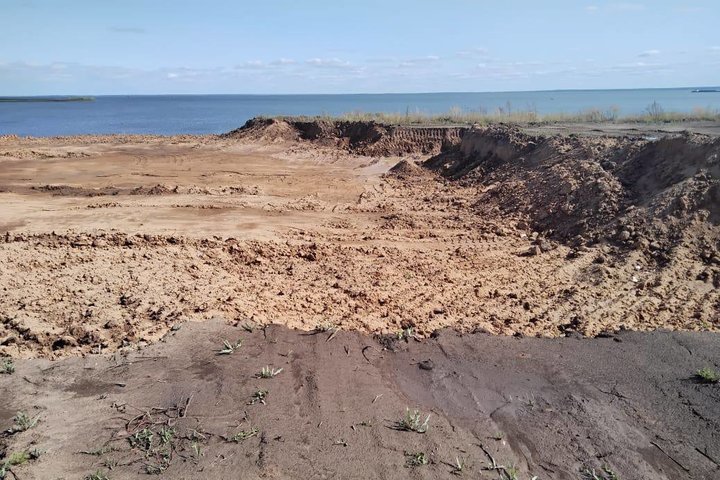 Экологи обнаружили повреждение почвы на берегу Волги в Камско-Устьинском районе