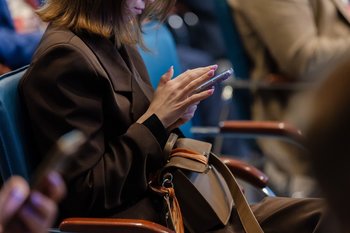 «Телефон стал самым опасным устройством, которое есть у граждан»: как защититься от кибермошенников