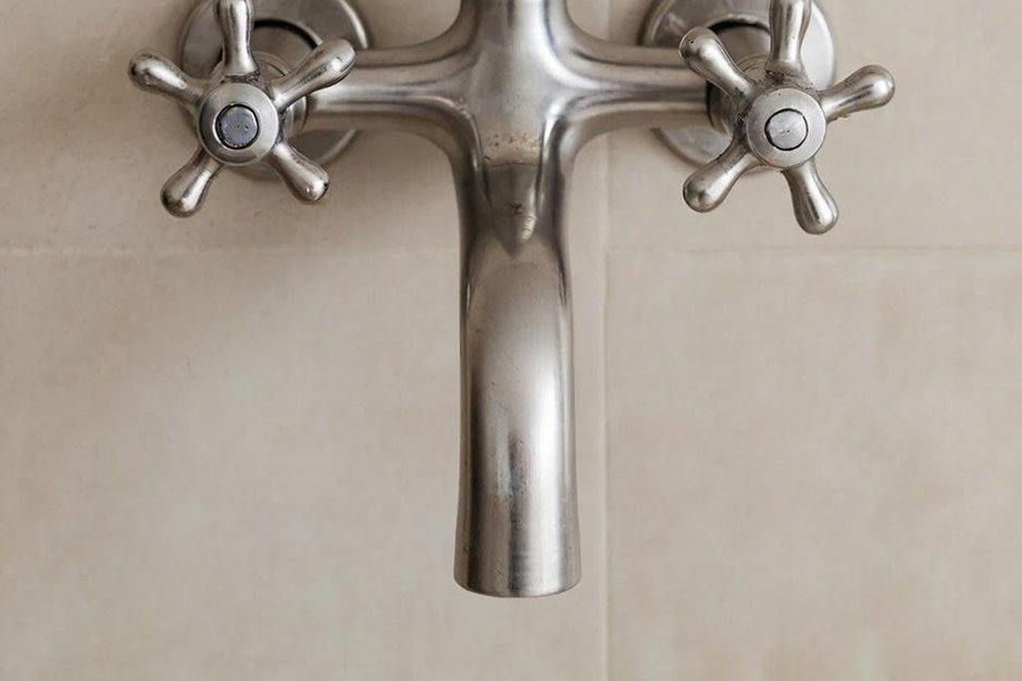 Временное прекращение подачи воды затронет семь домов в Приволжском районе Казани