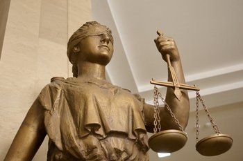 Бывшего президента Южной Кореи приговорили к пожизненному заключению