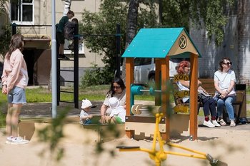 По улице Шамиля Усманова в Казани завершают комплексное обновление двора