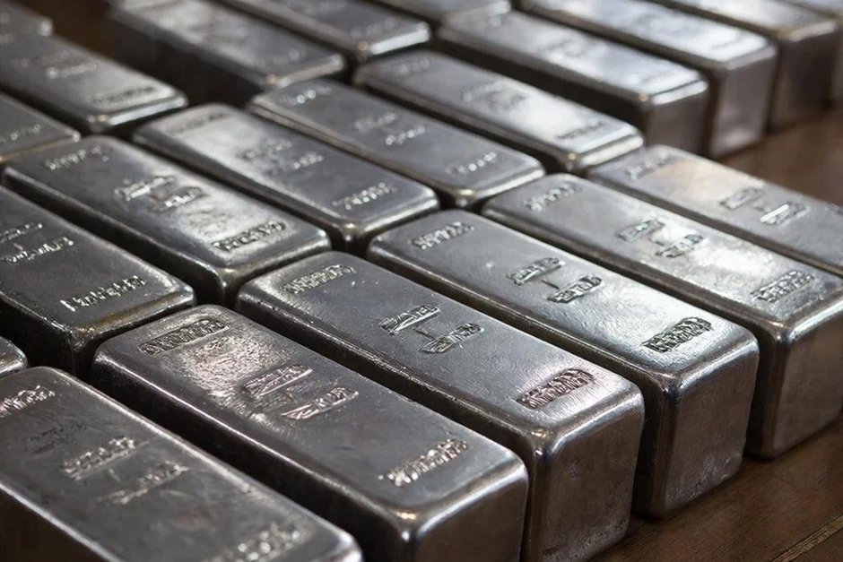 Золото и серебро резко дешевеют на Comex
