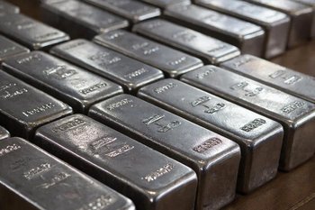 Цена серебра на Comex превысила $90 за унцию