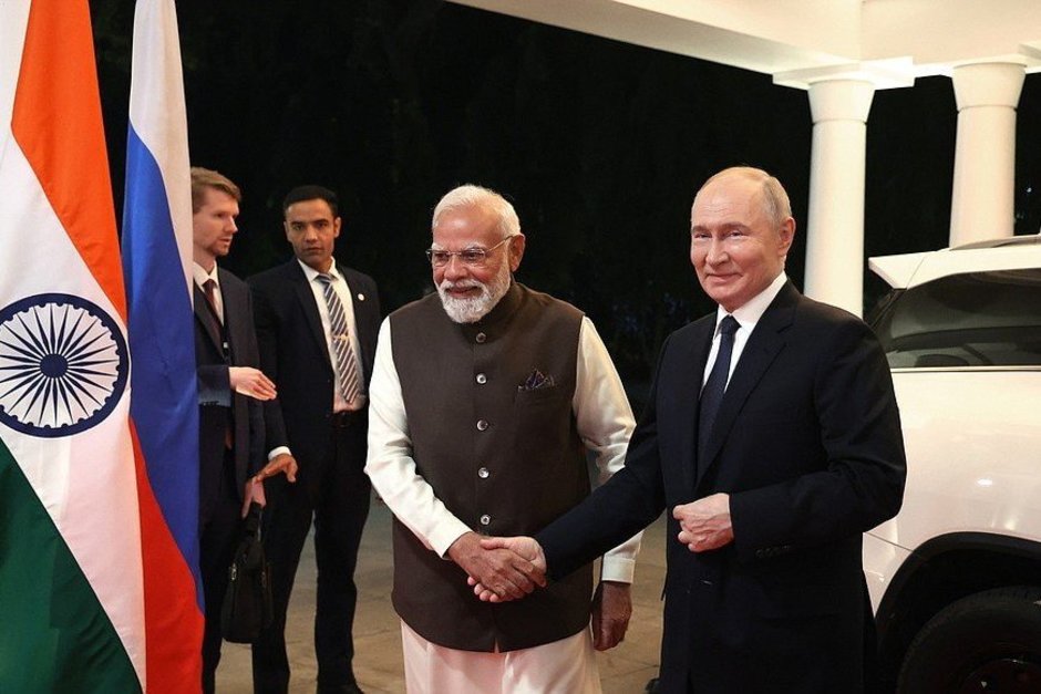 Путин отдал дань уважения Махатме Ганди, посетив мемориал Раджгхат