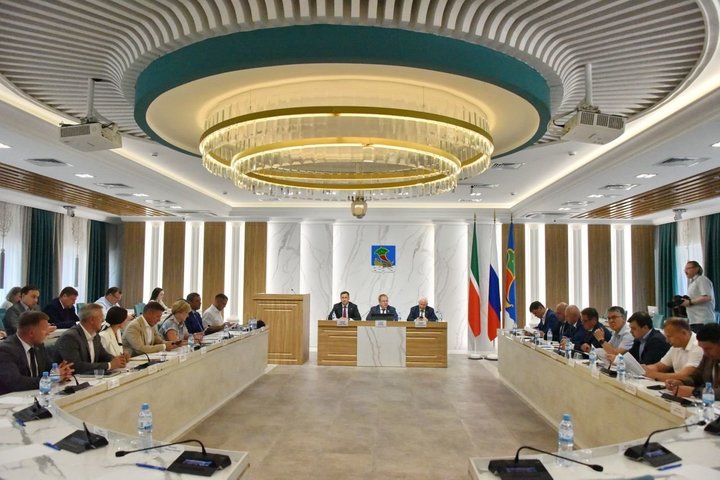 «Несколько сотен жалоб в неделю — это несанкционированные свалки в зоне ИЖС»