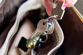 Лурье отказалась принять квартиру Долиной