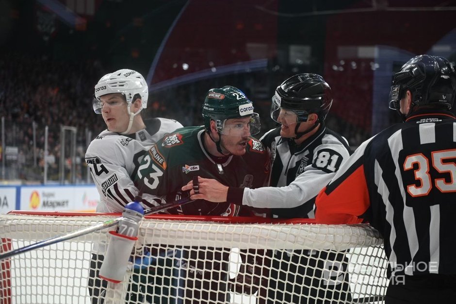 Сонливый первый период, казанское судейство и отскок: как «Ак Барс» одолел «Трактор» в Казани