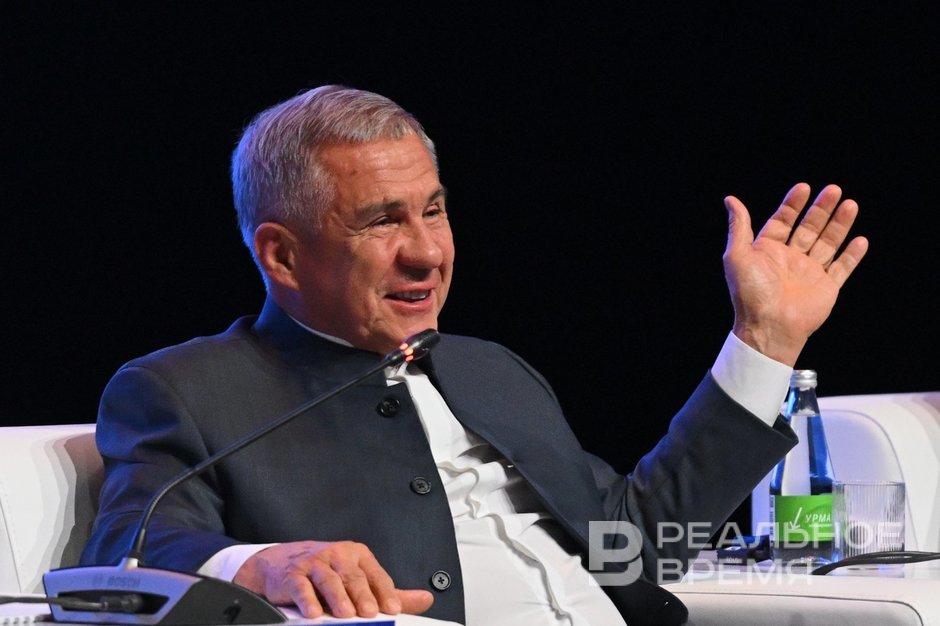 Минниханов — о победе «Динамо-Ак Барс» в Кубке легенд: «Пусть триумф вдохновит на новые высоты»