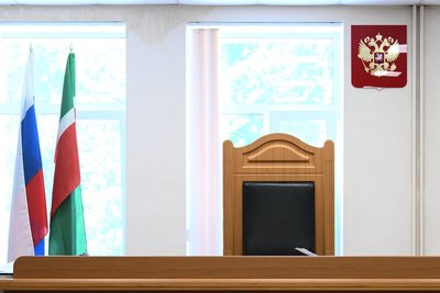 В РТ экс-директора гостиничного комплекса оштрафовали за падение девочки с веревочной лестницы