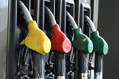 ФАС возбудила 58 дел против нефтяных компаний из-за цен на топливо