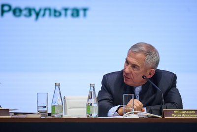 Минниханов призвал усилить контроль в школах Татарстана