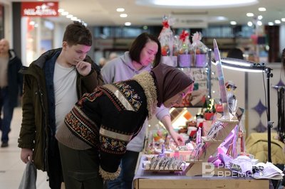 Предложения от россиян под Новый год: видеопоздравление от Путина и нарезка салатов