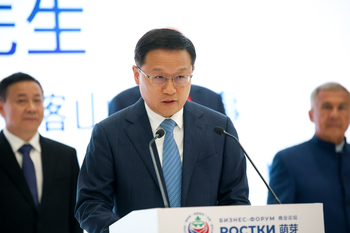 Раис Татарстана обсудил укрепление сотрудничества с Китаем с послом КНР в России