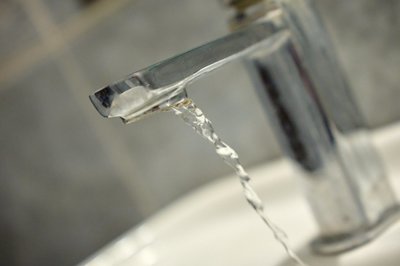 В Авиастроительном районе Казани на сутки отключат воду: под отключение попадают 842 частных дома