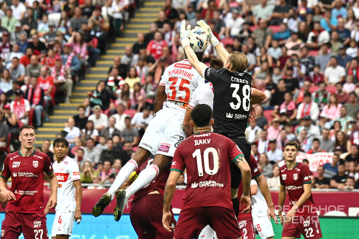 «Лучше не возвращаться»: Дзюба оценил конкурентоспособность клубов РПЛ в еврокубках